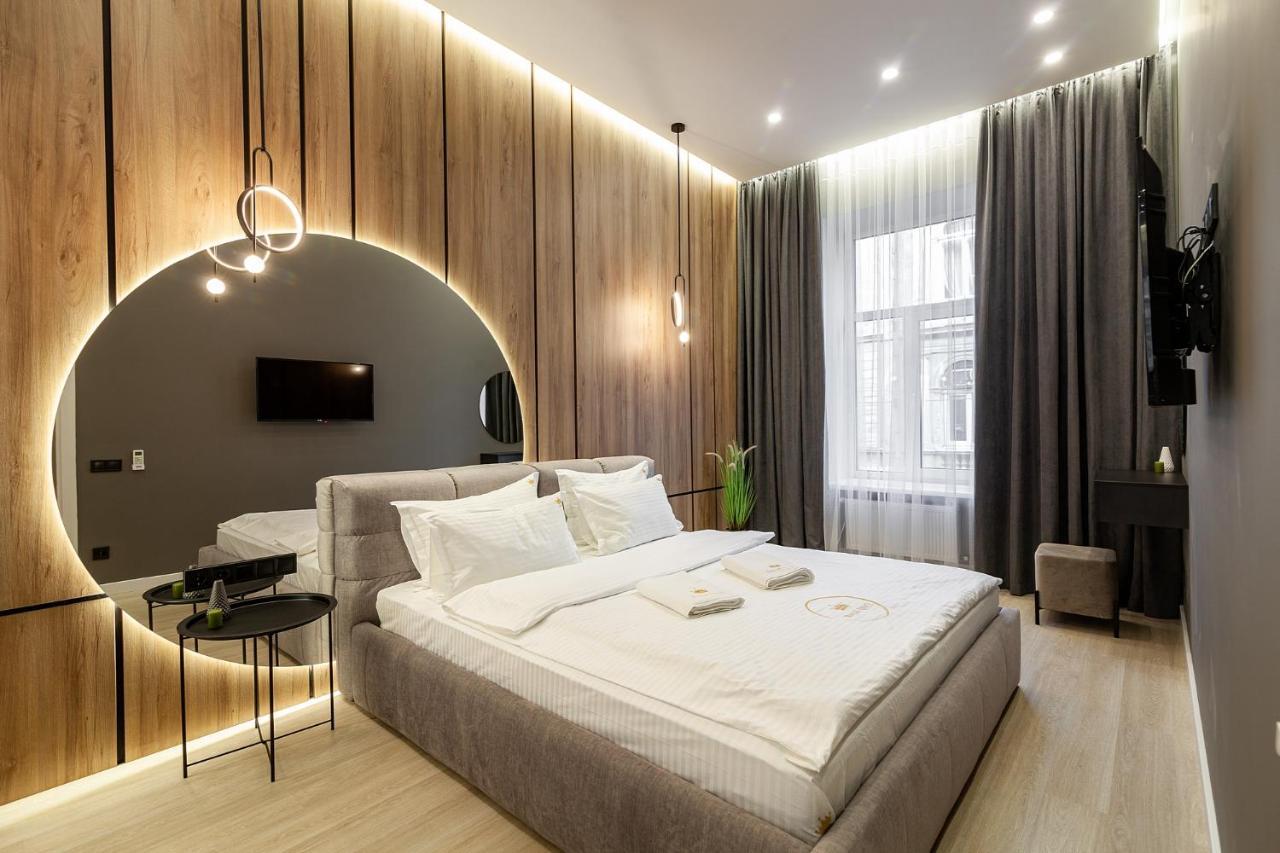 Royal Apartament On Voloshyna 2 ลวีฟ ภายนอก รูปภาพ