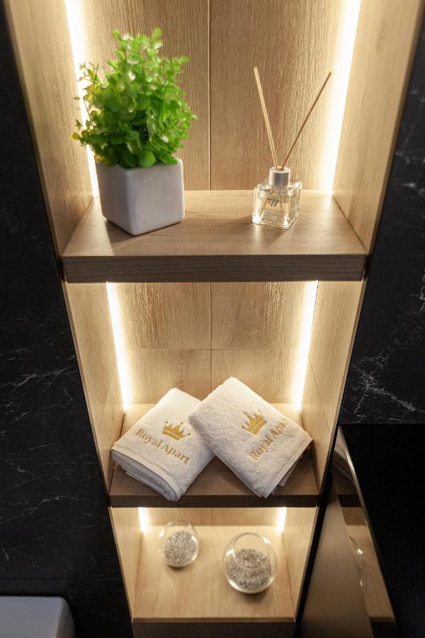 Royal Apartament On Voloshyna 2 ลวีฟ ภายนอก รูปภาพ