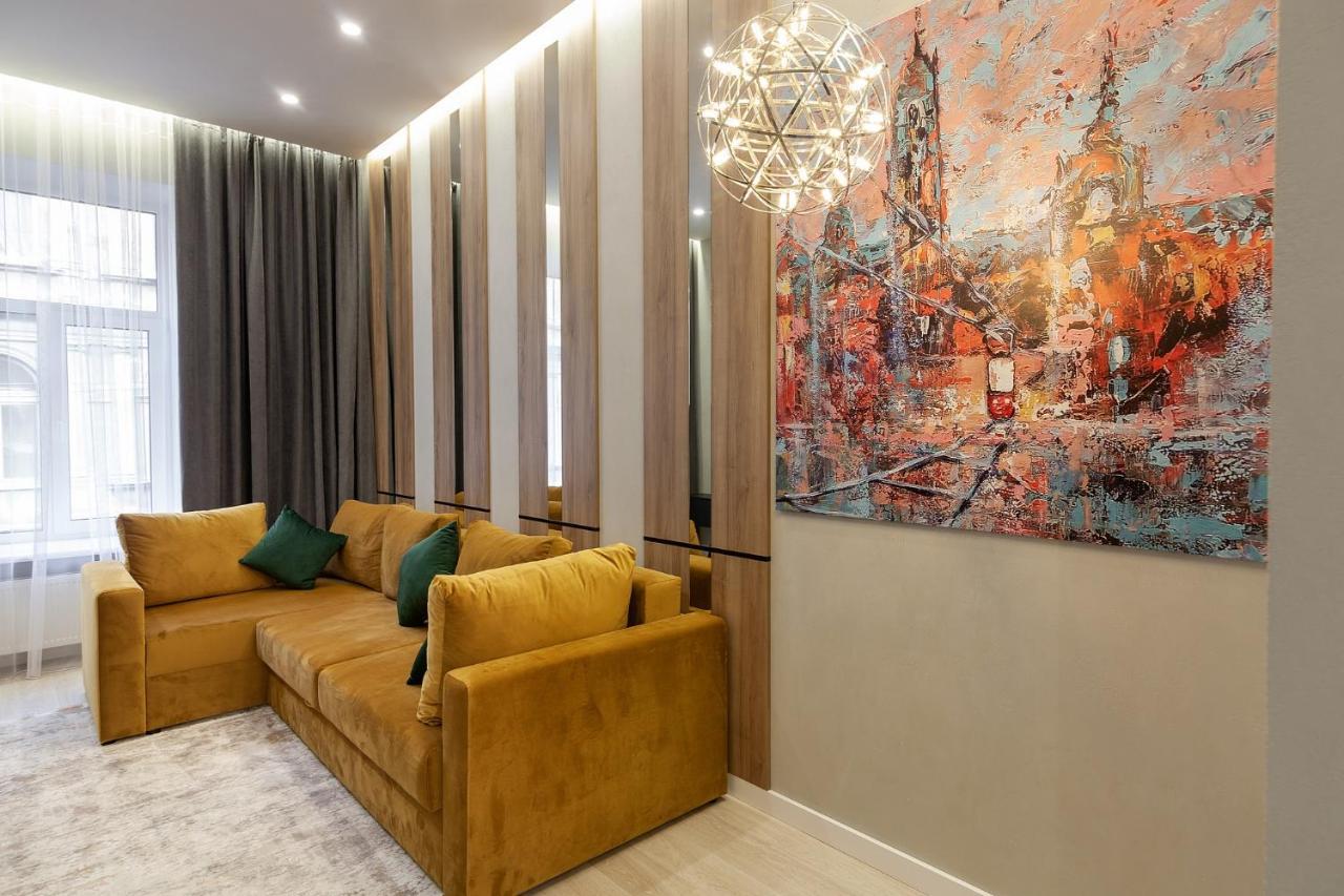 Royal Apartament On Voloshyna 2 ลวีฟ ภายนอก รูปภาพ