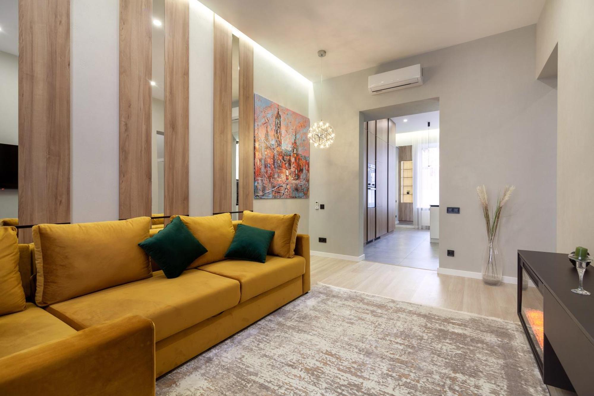Royal Apartament On Voloshyna 2 ลวีฟ ภายนอก รูปภาพ